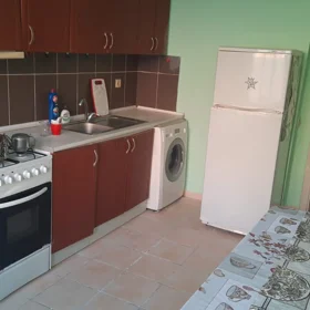 In Baku 70.0 m² apartment is for rent - Image 2