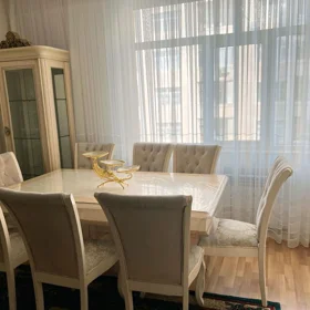In Baku 98.0 m² apartment is for rent - Image 2