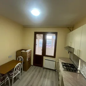 In Baku 80.0 m² apartment is for rent - Image 4