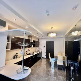 In Baku 130.0 m² apartment is for rent - Image 5