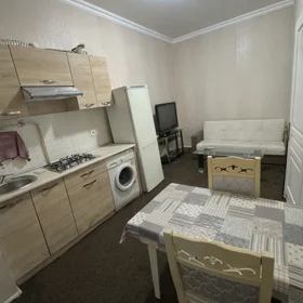 In Baku 40.0 m² apartment is for rent - Image 3