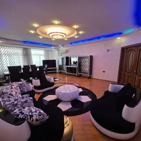 In Baku 195.0 m² apartment is for rent - Image 2