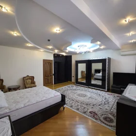 In Baku 195.0 m² apartment is for rent - Image 5