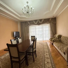 In Baku 141.0 m² apartment is for rent - Image 2