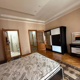 In Baku 141.0 m² apartment is for rent - Image 4