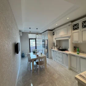 In Baku 140.0 m² apartment is for rent - Image 5