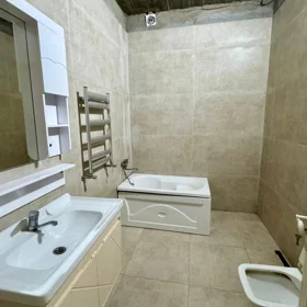 In Baku 167.0 m² house with 5.0 rooms is for sale - Image 5