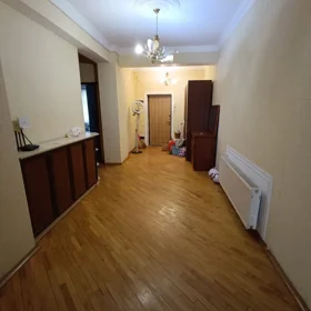 In Baku 90.0 m² apartment is for rent - Image 2