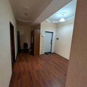 In Baku 90.0 m² apartment is for rent - Image 2