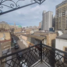 In Baku 100.0 m² apartment is for rent - Image 2