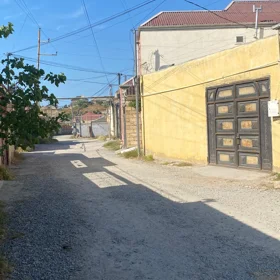 In Baku 63.0 m² house with 3.0 rooms is for sale - Image 2