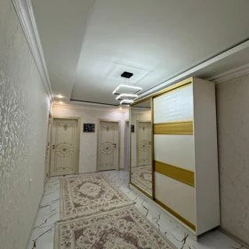 In Baku 150.0 m² house with 4.0 rooms is for sale - Image 2