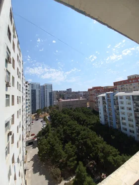 In Baku 145.0 m² apartment is for sale - Image 2