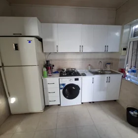 In Baku 90.0 m² house with 3.0 rooms is for sale - Image 2