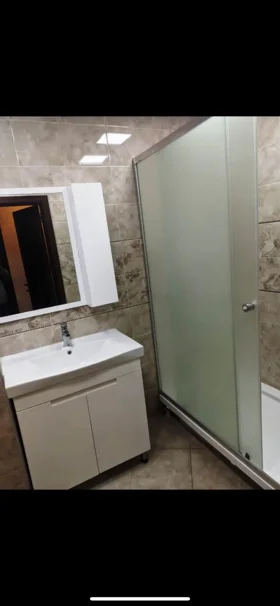 In Baku 90.0 m² apartment is for sale - Image 4