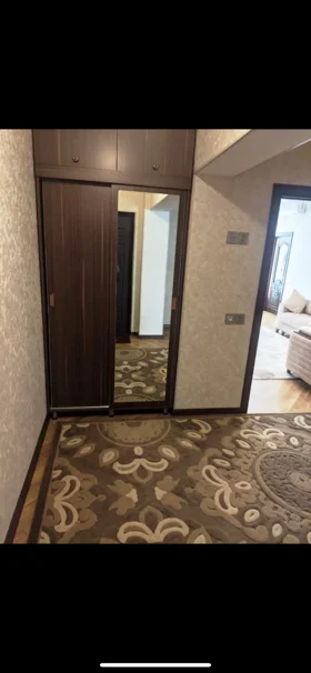 In Baku 90.0 m² apartment is for sale - Image 5
