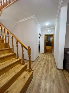 In Baku 220.0 m² house with 7.0 rooms is for sale - Image 5