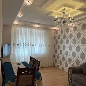 In Baku 100.0 m² apartment is for sale - Image 2