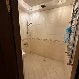 In Baku 70.0 m² apartment is for sale - Image 5