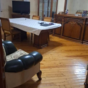 In Baku 90.0 m² apartment is for sale - Image 2