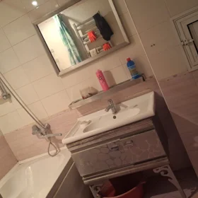 In Baku 90.0 m² apartment is for sale - Image 4