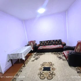 In Baku 70.0 m² house with 3.0 rooms is for rent
