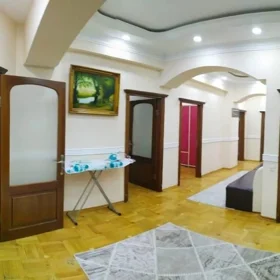 In Baku 170.0 m² apartment is for sale - Image 2