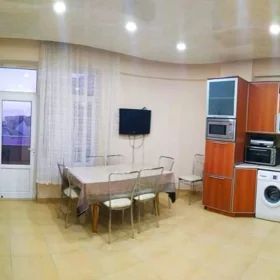 In Baku 170.0 m² apartment is for sale - Image 4