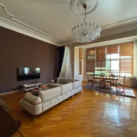 In Baku 210.0 m² apartment is for sale - Изображение 2