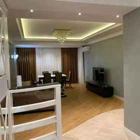 Baku-da 100.0 m2 mənzil kirayə verilir