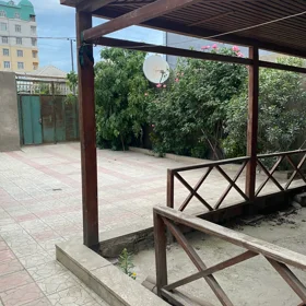 In Baku 90.0 m² house with 3.0 rooms is for rent