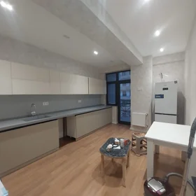 In Baku 140.0 m² apartment is for rent - Image 3