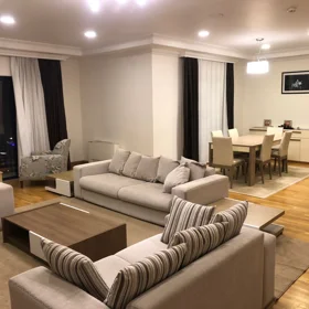 In Baku 220.0 m² apartment is for rent - Image 5