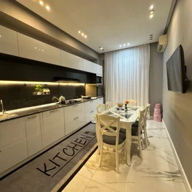 In Baku 139.0 m² apartment is for sale - Image 3