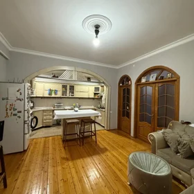 In Baku nan m² apartment is for sale - Image 3