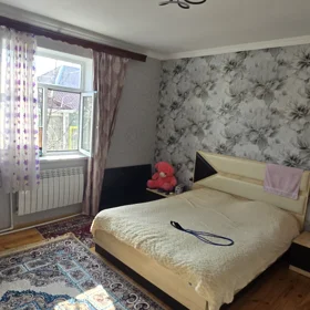 In Baku 300.0 m² house with 8.0 rooms is for sale - Image 4