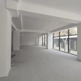 In Baku 400.0 m² commercial is for rent - Image 2