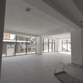 In Baku 400.0 m² commercial is for rent - Image 3