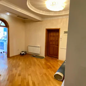 In Baku 140.0 m² apartment is for sale - Image 2