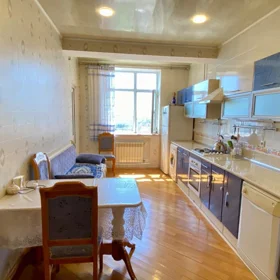 In Baku 140.0 m² apartment is for sale - Image 3