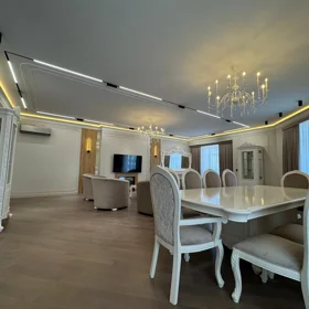 In Baku 275.0 m² apartment is for rent - Image 2