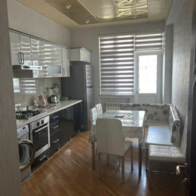 In Baku 90.0 m² apartment is for sale - Image 3