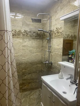 In Baku 100.0 m² apartment is for sale - Image 4