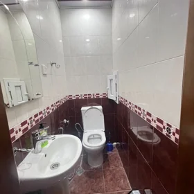 In Baku 100.0 m² apartment is for sale - Image 5