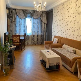 In Baku 91.0 m² apartment is for rent