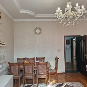 Baku-da 72.0 m2 mənzil satılır