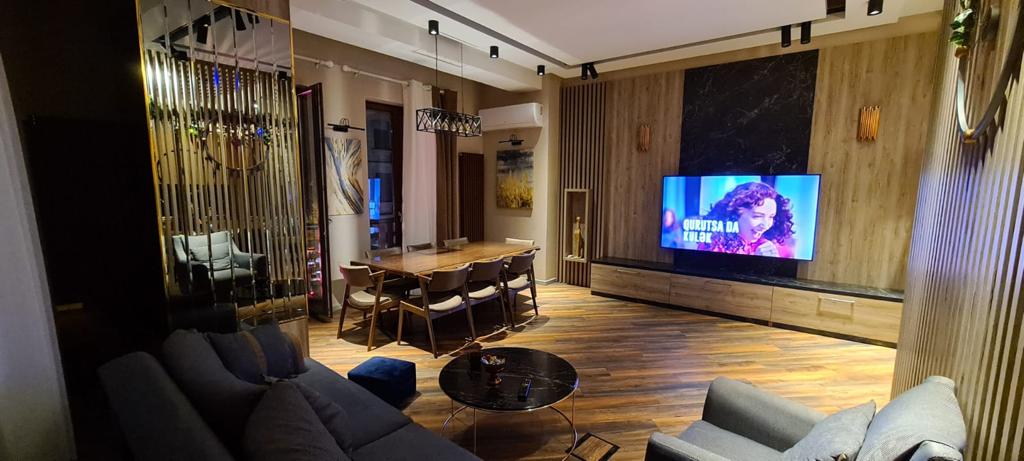 In Bakı 246 m² apartment with 6 rooms is for rent - Image 14