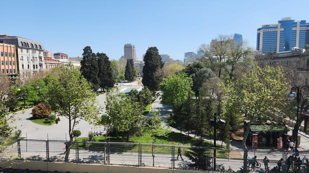 In Bakı 246 m² apartment with 6 rooms is for rent - Image 49