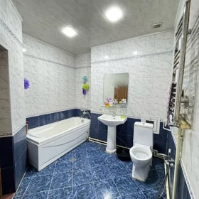 In Baku 110.0 m² apartment is for sale - Image 2