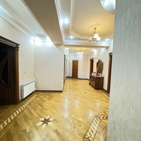 In Baku 110.0 m² apartment is for sale - Image 5